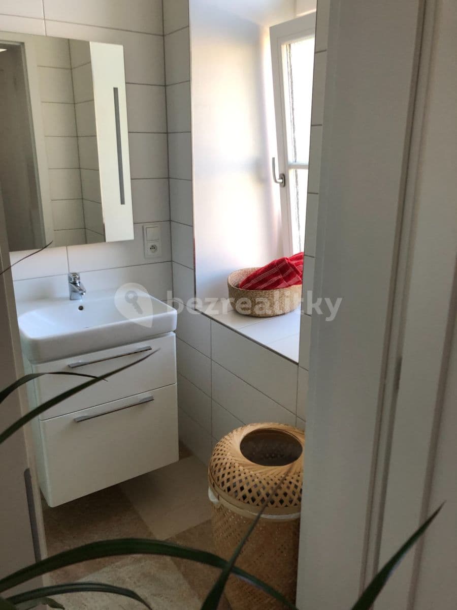 Prenájom bytu 2-izbový 65 m², U Studánky, Praha, Praha Prenájom bytu 2-izbový 65 m², U Studánky, Praha, Praha