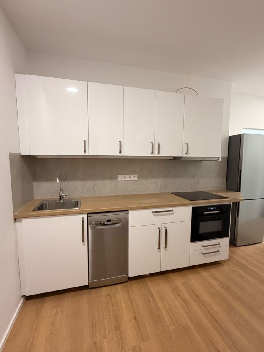Prenájom bytu 2-izbový 51 m², Terronská, Praha, Praha Prenájom bytu 2-izbový 51 m², Terronská, Praha, Praha