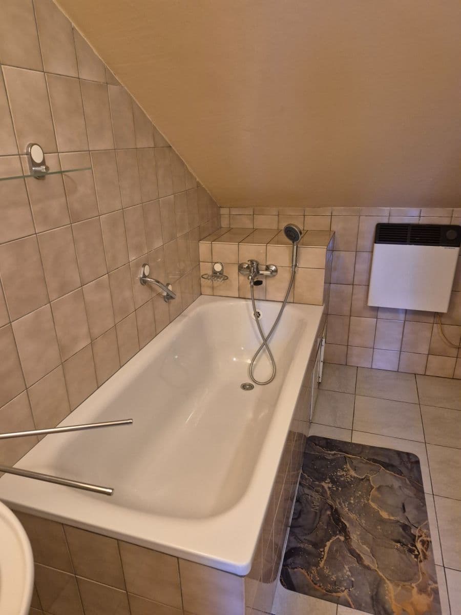 Prenájom bytu 3-izbový 500 m², Na Vaňhově, Praha, Praha Prenájom bytu 3-izbový 500 m², Na Vaňhově, Praha, Praha