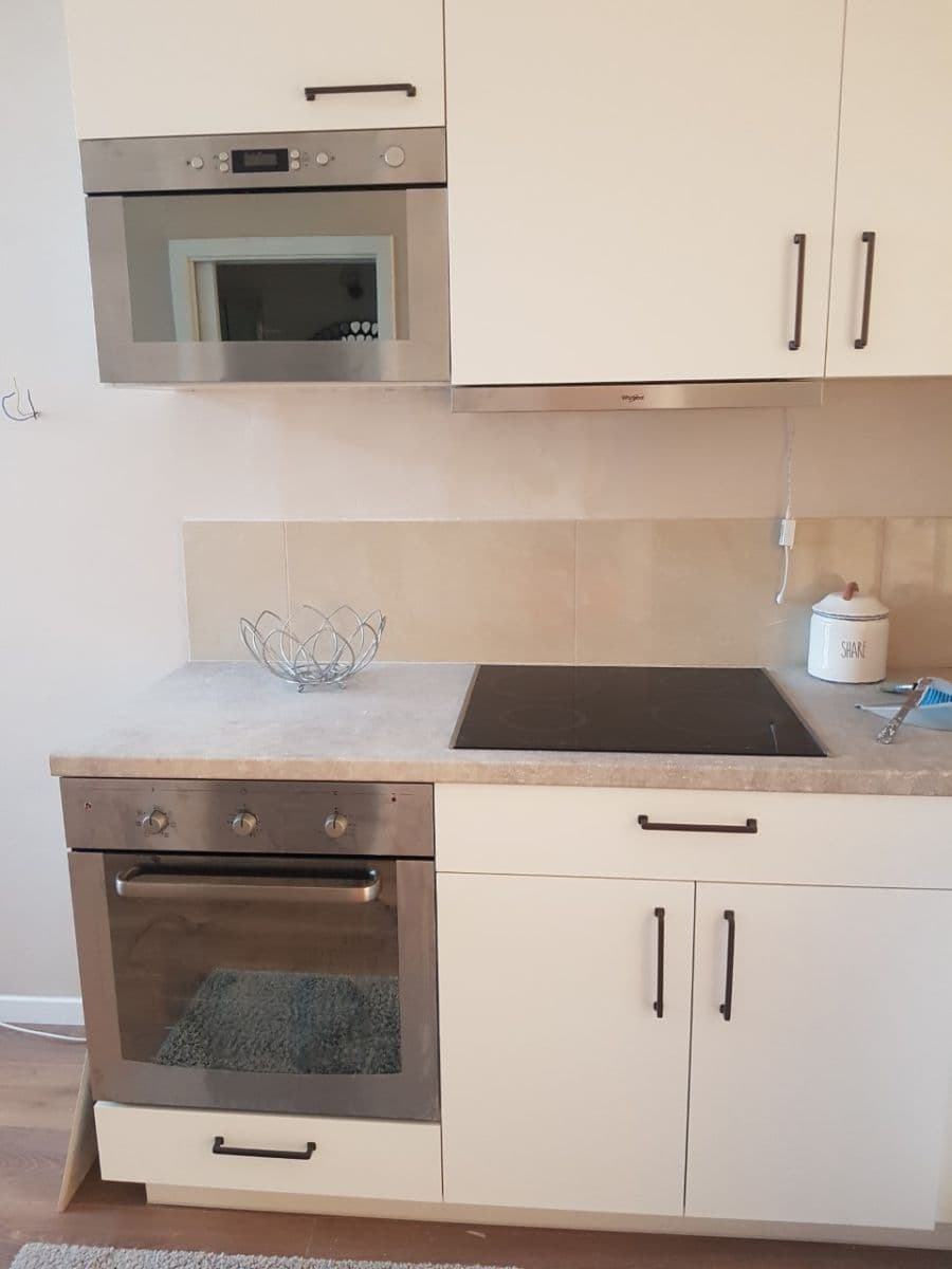 Prenájom bytu 1-izbový 43 m², Kamenická, Praha, Praha Prenájom bytu 1-izbový 43 m², Kamenická, Praha, Praha