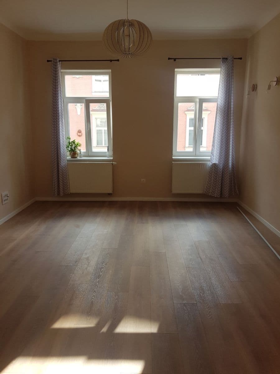 Prenájom bytu 1-izbový 43 m², Kamenická, Praha, Praha Prenájom bytu 1-izbový 43 m², Kamenická, Praha, Praha