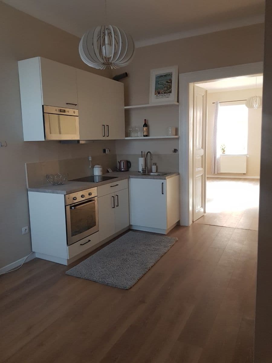 Prenájom bytu 1-izbový 43 m², Kamenická, Praha, Praha Prenájom bytu 1-izbový 43 m², Kamenická, Praha, Praha