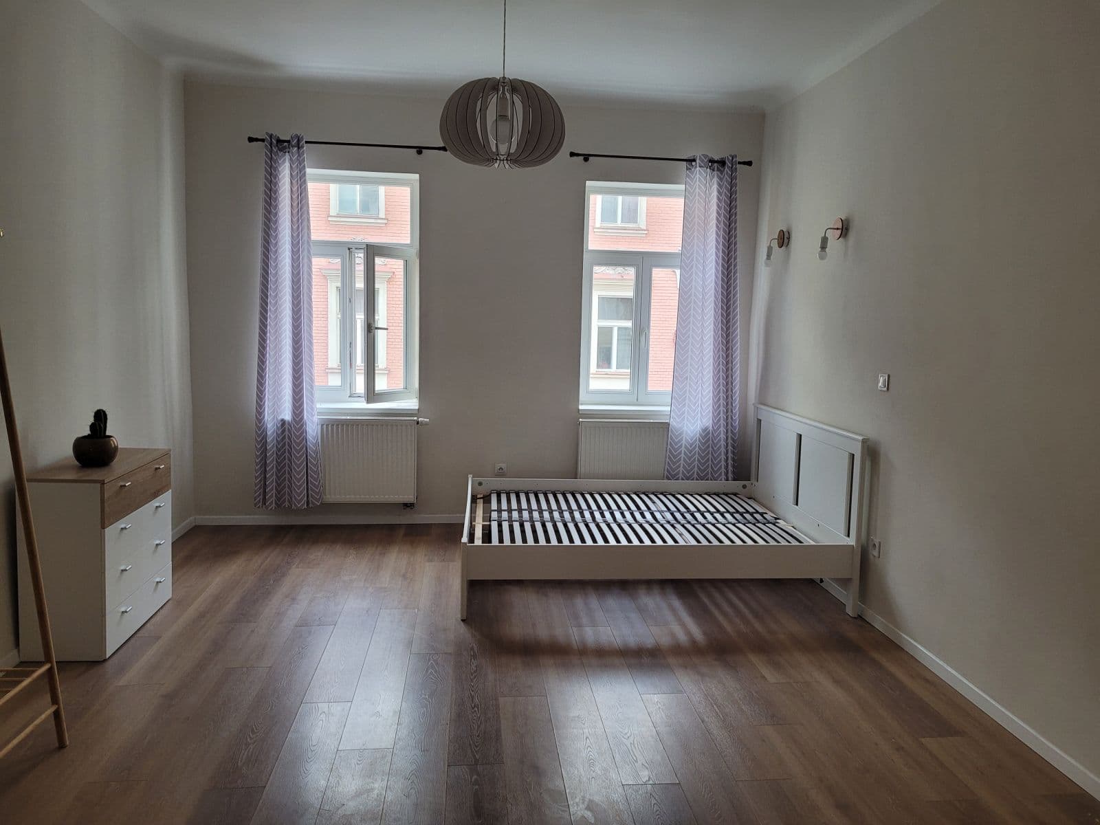 Prenájom bytu 1-izbový 43 m², Kamenická, Praha, Praha Prenájom bytu 1-izbový 43 m², Kamenická, Praha, Praha