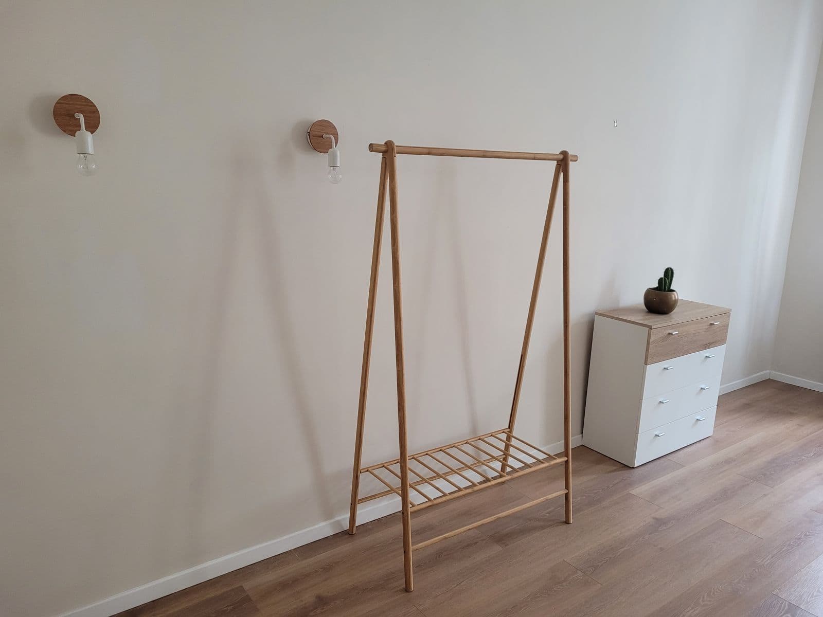 Prenájom bytu 1-izbový 43 m², Kamenická, Praha, Praha Prenájom bytu 1-izbový 43 m², Kamenická, Praha, Praha