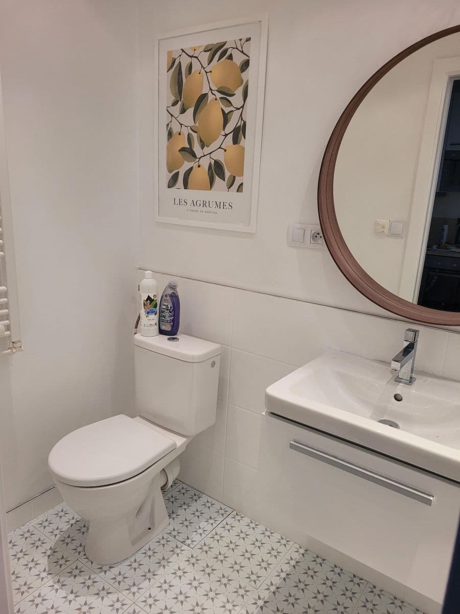 Prenájom bytu 1-izbový 43 m², Kamenická, Praha, Praha Prenájom bytu 1-izbový 43 m², Kamenická, Praha, Praha