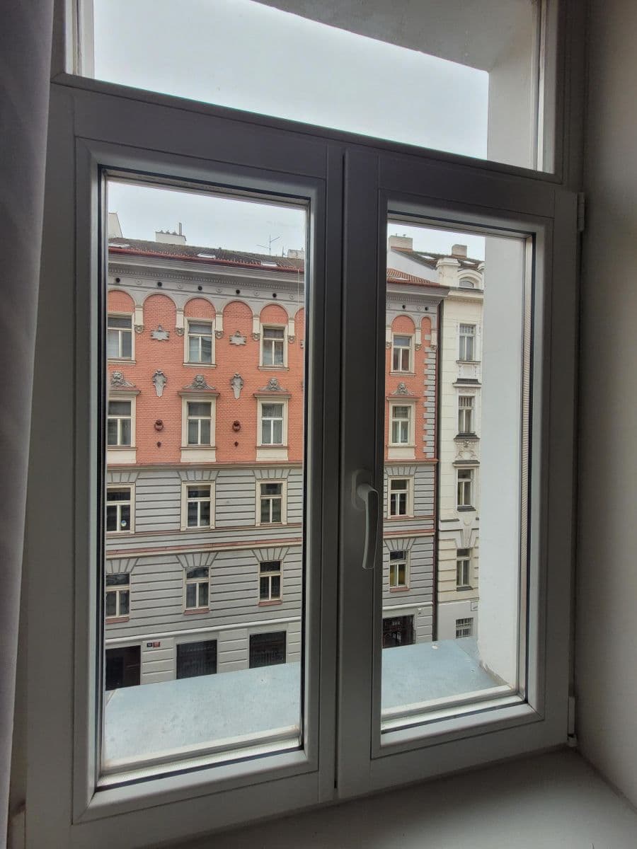 Prenájom bytu 1-izbový 43 m², Kamenická, Praha, Praha Prenájom bytu 1-izbový 43 m², Kamenická, Praha, Praha