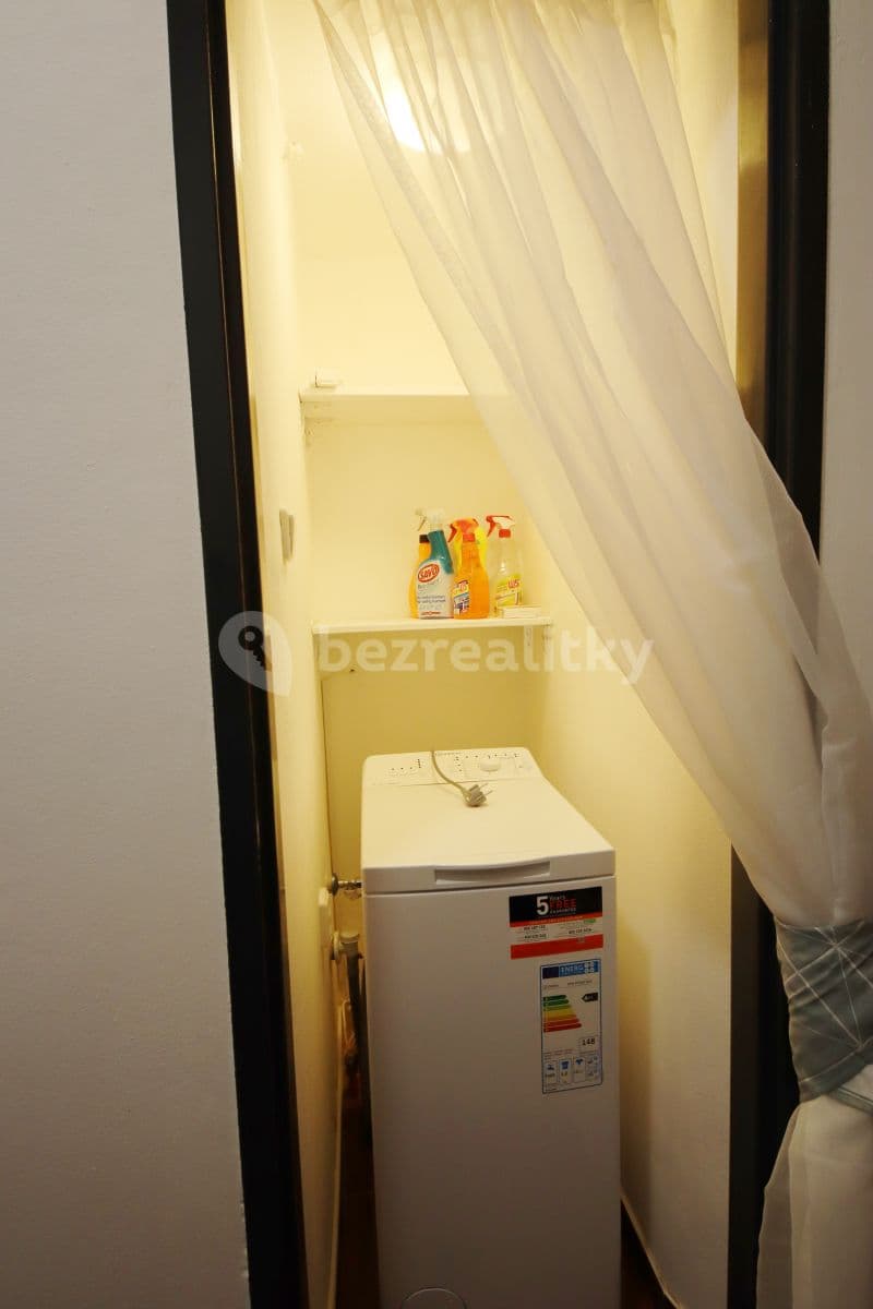 Prenájom bytu 1-izbový 33 m², Koulova, Praha, Praha Prenájom bytu 1-izbový 33 m², Koulova, Praha, Praha
