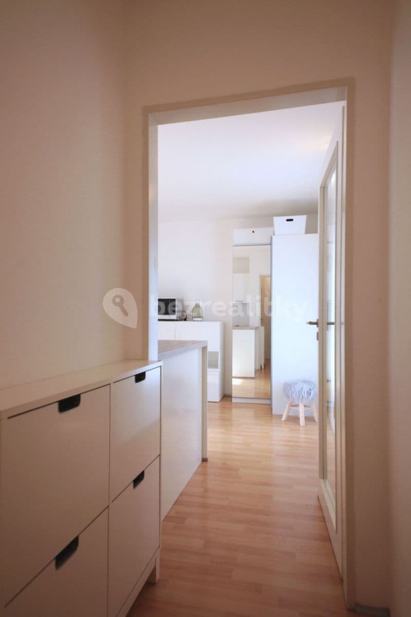 Prenájom bytu 2-izbový 46 m², Molákova, Praha, Praha Prenájom bytu 2-izbový 46 m², Molákova, Praha, Praha