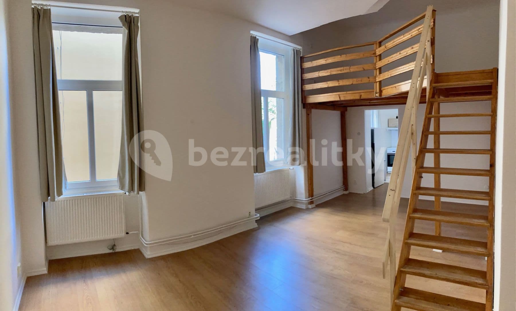 Prenájom bytu 1-izbový 36 m², Široká, Chrudim, Pardubický kraj Prenájom bytu 1-izbový 36 m², Široká, Chrudim, Pardubický kraj