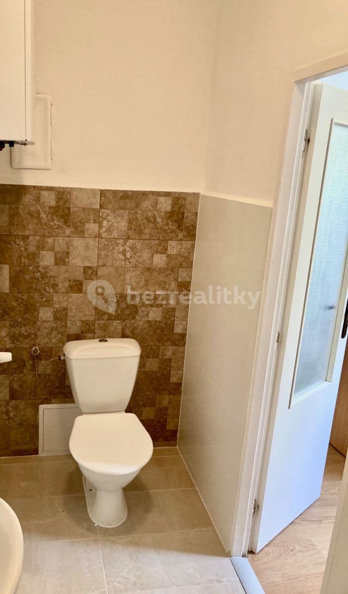 Prenájom bytu 1-izbový 36 m², Široká, Chrudim, Pardubický kraj Prenájom bytu 1-izbový 36 m², Široká, Chrudim, Pardubický kraj