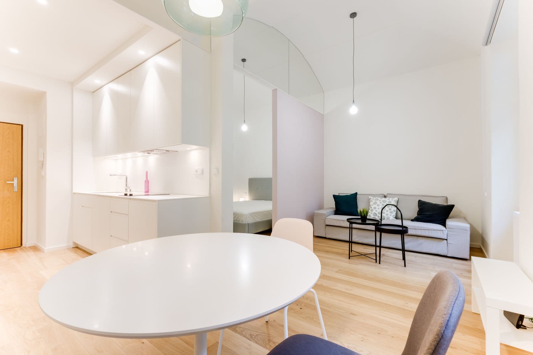 Prenájom bytu 2-izbový 35 m², Pernerova, Praha, Praha Prenájom bytu 2-izbový 35 m², Pernerova, Praha, Praha