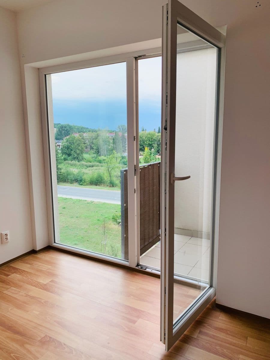 Prenájom bytu 2-izbový 52 m², Armádní, Milovice, Středočeský kraj Prenájom bytu 2-izbový 52 m², Armádní, Milovice, Středočeský kraj