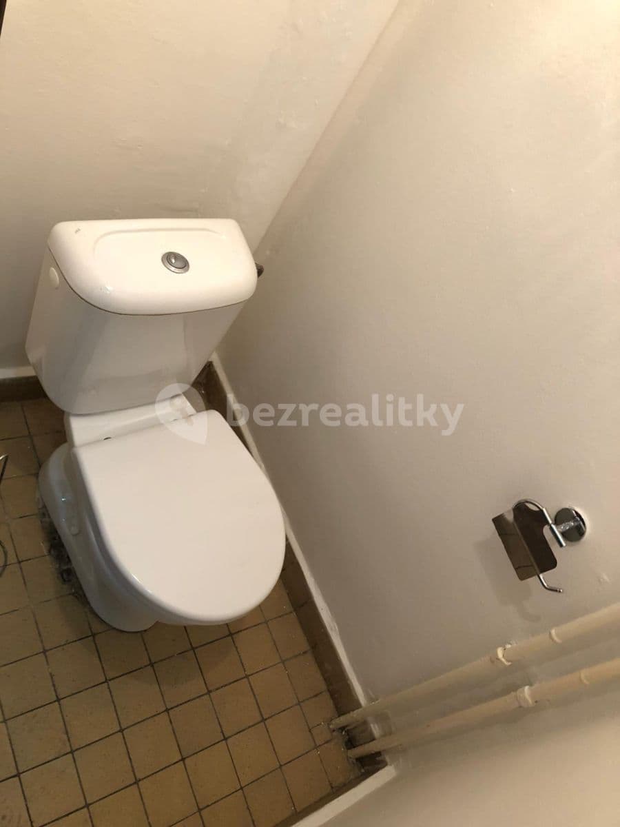Prenájom bytu 3-izbový 67 m², Podolská, Praha, Praha Prenájom bytu 3-izbový 67 m², Podolská, Praha, Praha