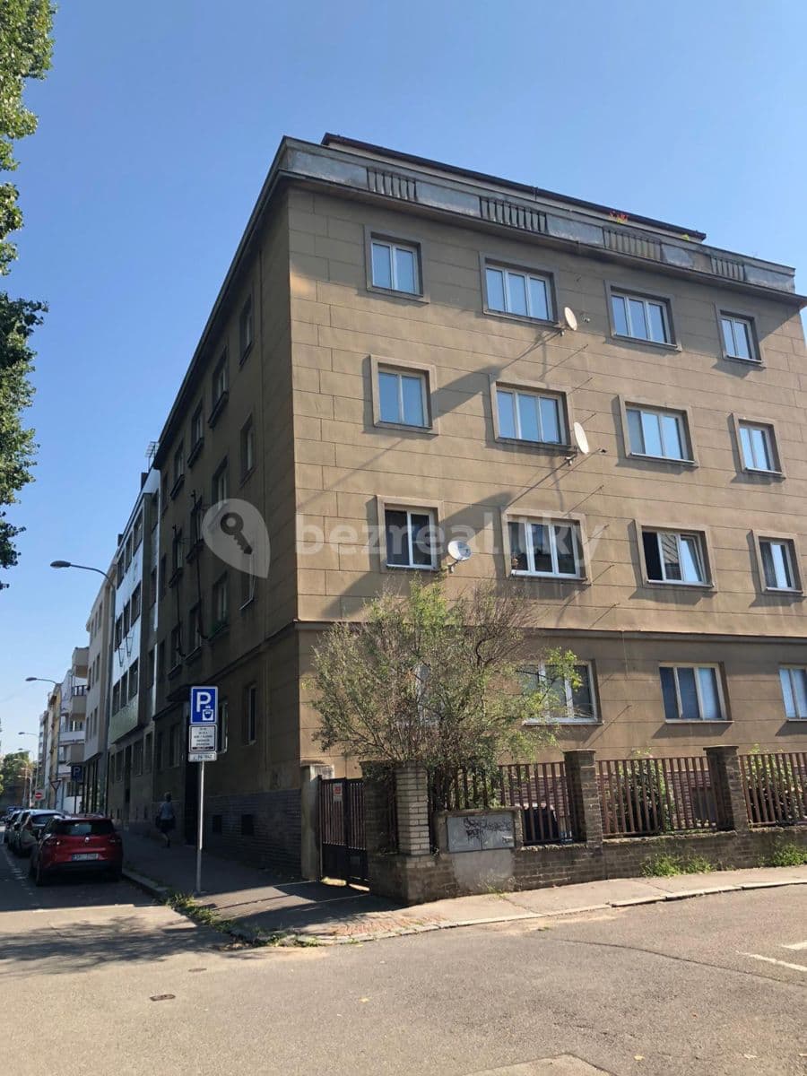 Prenájom bytu 3-izbový 67 m², Podolská, Praha, Praha Prenájom bytu 3-izbový 67 m², Podolská, Praha, Praha