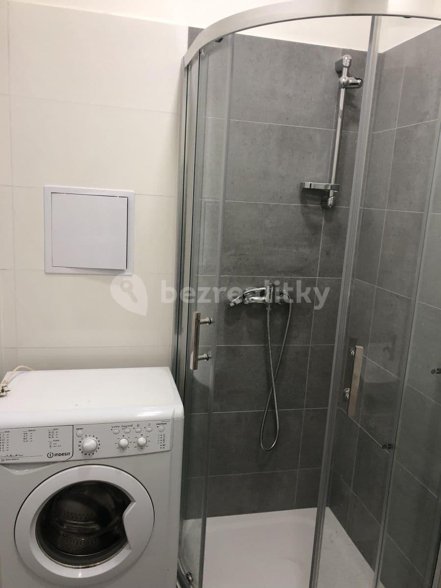 Prenájom bytu 3-izbový 67 m², Podolská, Praha, Praha Prenájom bytu 3-izbový 67 m², Podolská, Praha, Praha