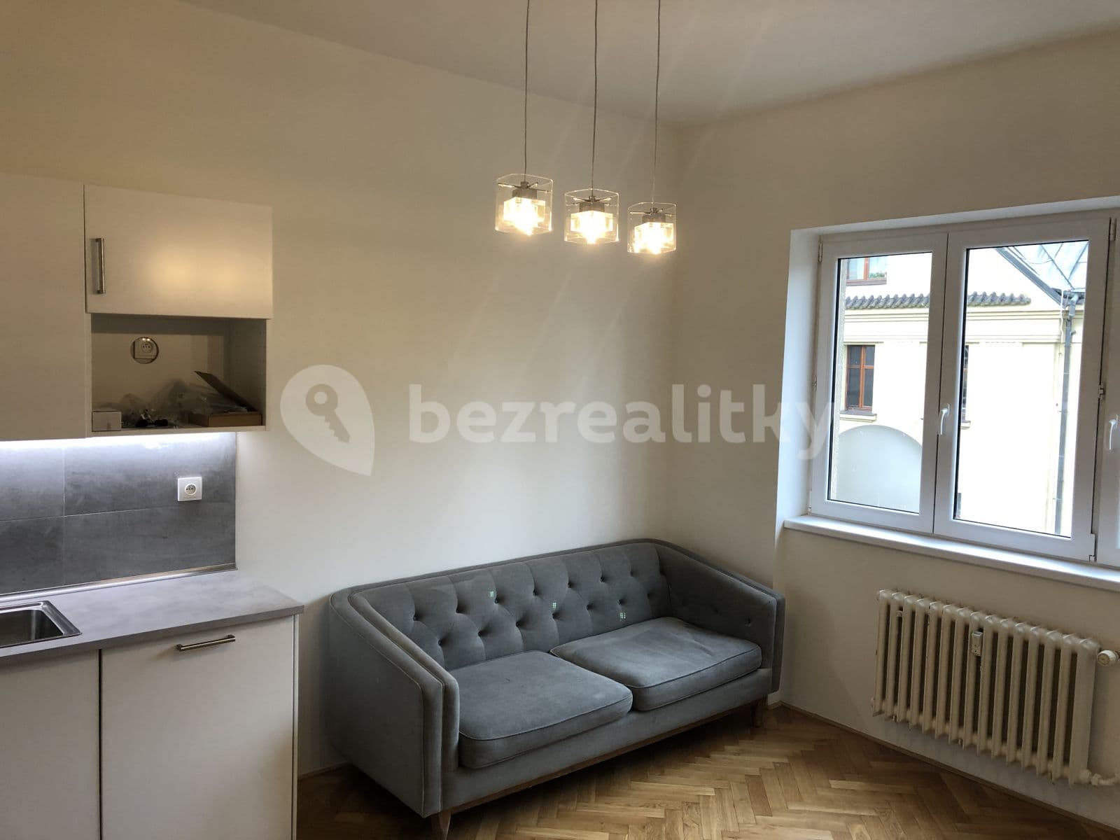 Prenájom bytu 3-izbový 67 m², Podolská, Praha, Praha Prenájom bytu 3-izbový 67 m², Podolská, Praha, Praha