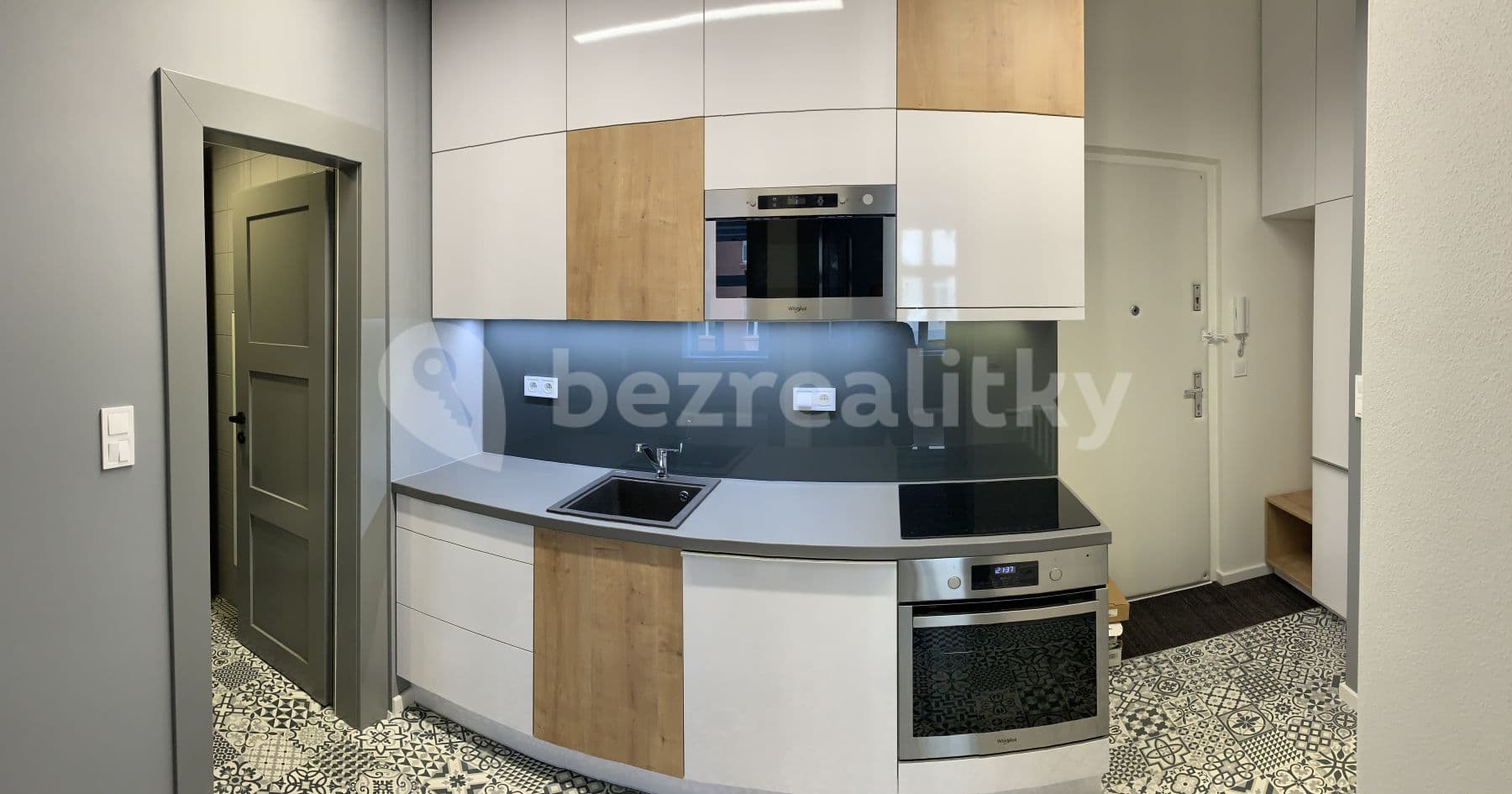 Prenájom bytu 2-izbový 55 m², Čajkovského, Praha, Praha Prenájom bytu 2-izbový 55 m², Čajkovského, Praha, Praha