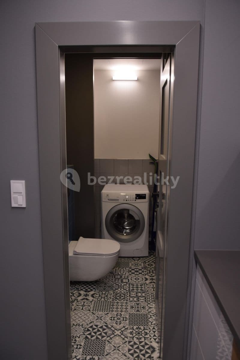 Prenájom bytu 2-izbový 55 m², Čajkovského, Praha, Praha Prenájom bytu 2-izbový 55 m², Čajkovského, Praha, Praha