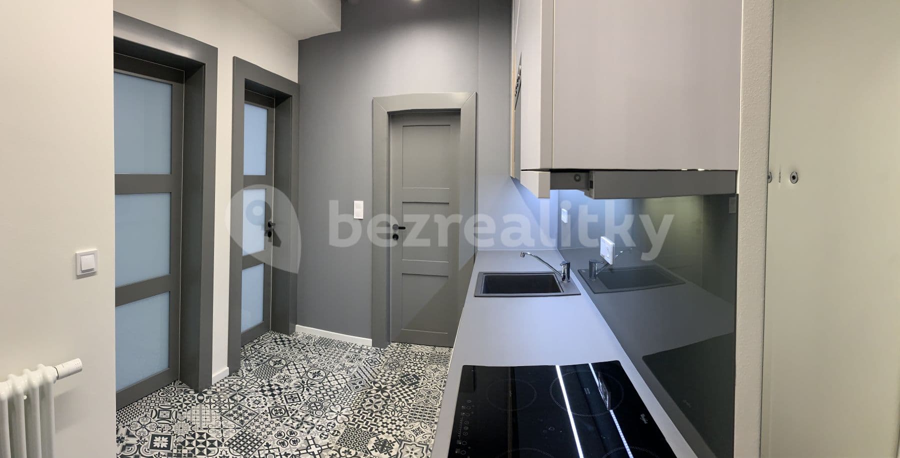 Prenájom bytu 2-izbový 55 m², Čajkovského, Praha, Praha Prenájom bytu 2-izbový 55 m², Čajkovského, Praha, Praha