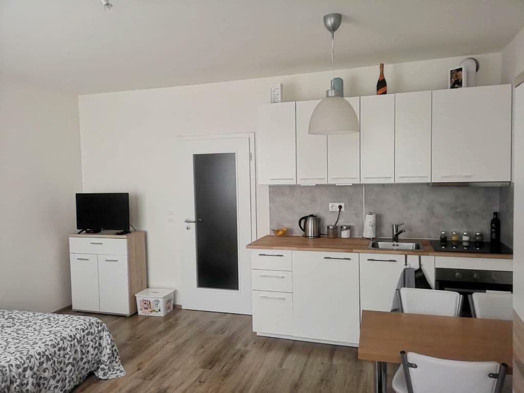 Prenájom bytu 1-izbový 34 m², Škrábkových, Praha, Praha Prenájom bytu 1-izbový 34 m², Škrábkových, Praha, Praha