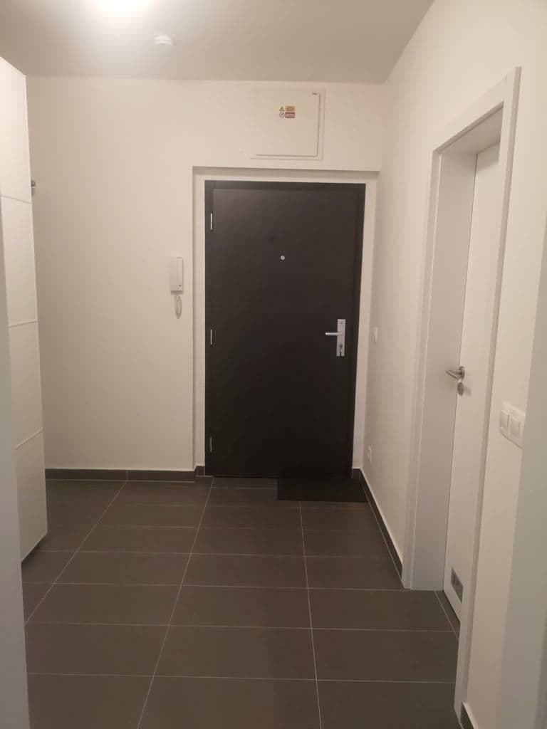Prenájom bytu 1-izbový 34 m², Škrábkových, Praha, Praha Prenájom bytu 1-izbový 34 m², Škrábkových, Praha, Praha