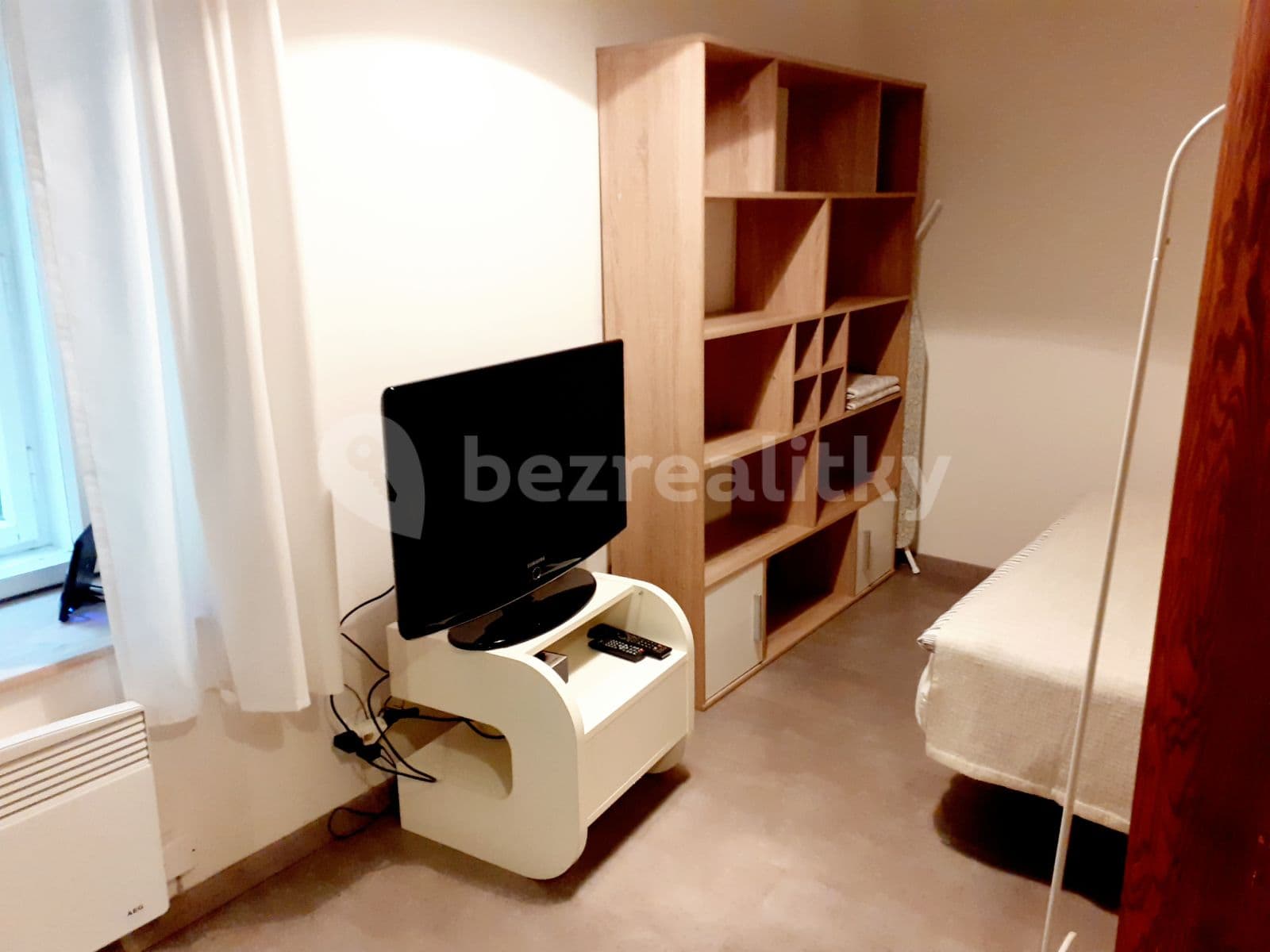 Prenájom bytu 1-izbový 40 m², Vodičkova, Praha, Praha Prenájom bytu 1-izbový 40 m², Vodičkova, Praha, Praha