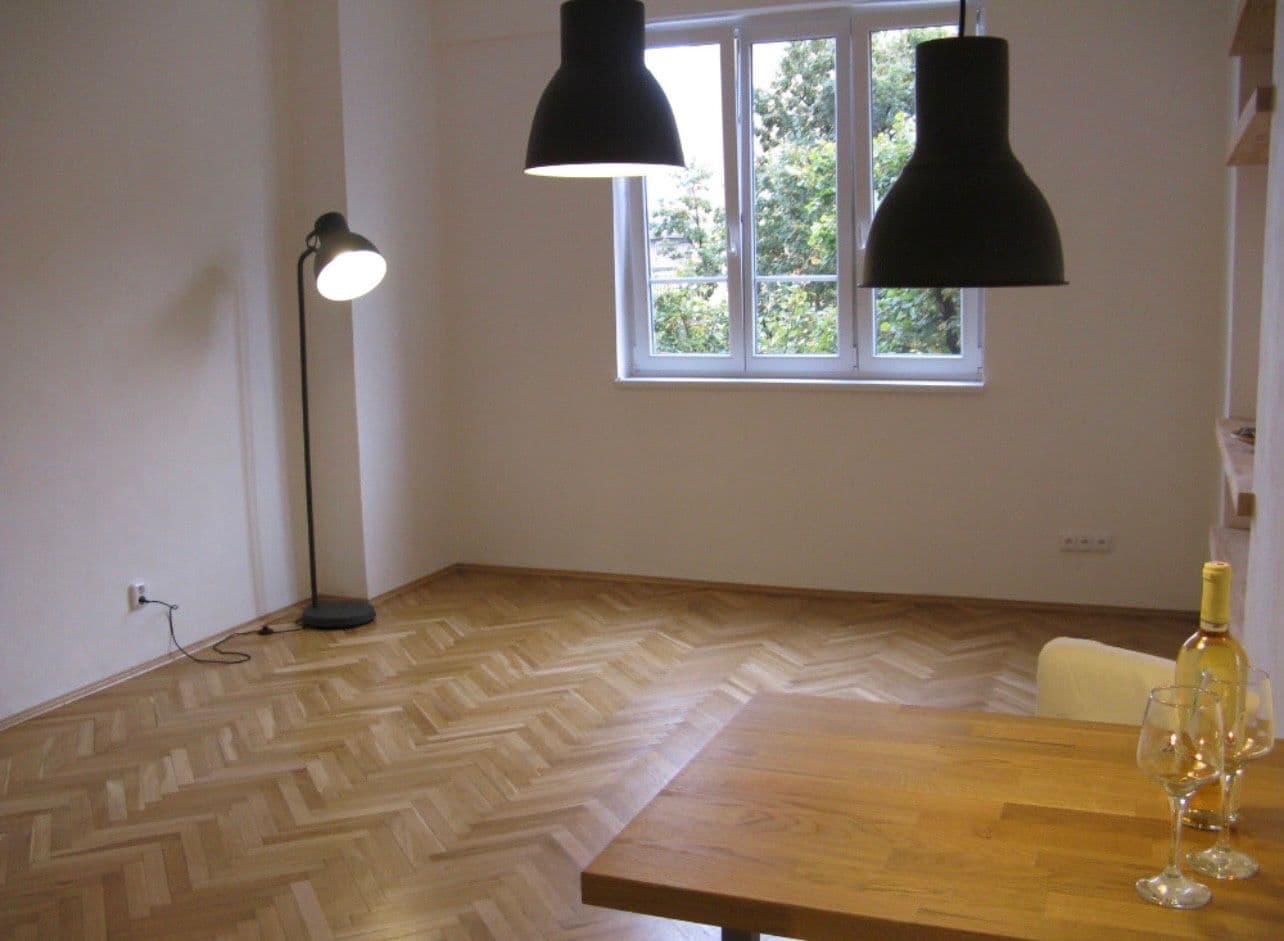 Prenájom bytu 1-izbový 32 m², 28. pluku, Praha, Praha Prenájom bytu 1-izbový 32 m², 28. pluku, Praha, Praha