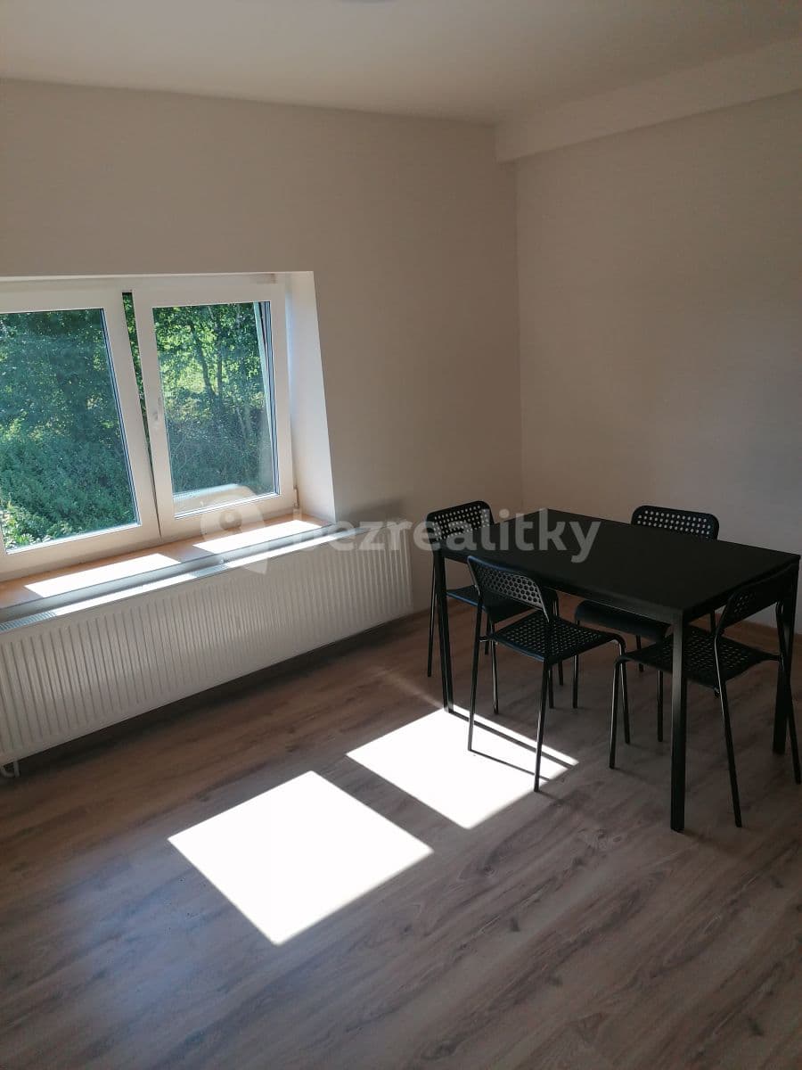 Prenájom bytu 1-izbový 42 m², Víckov, Žďárec, Jihomoravský kraj Prenájom bytu 1-izbový 42 m², Víckov, Žďárec, Jihomoravský kraj