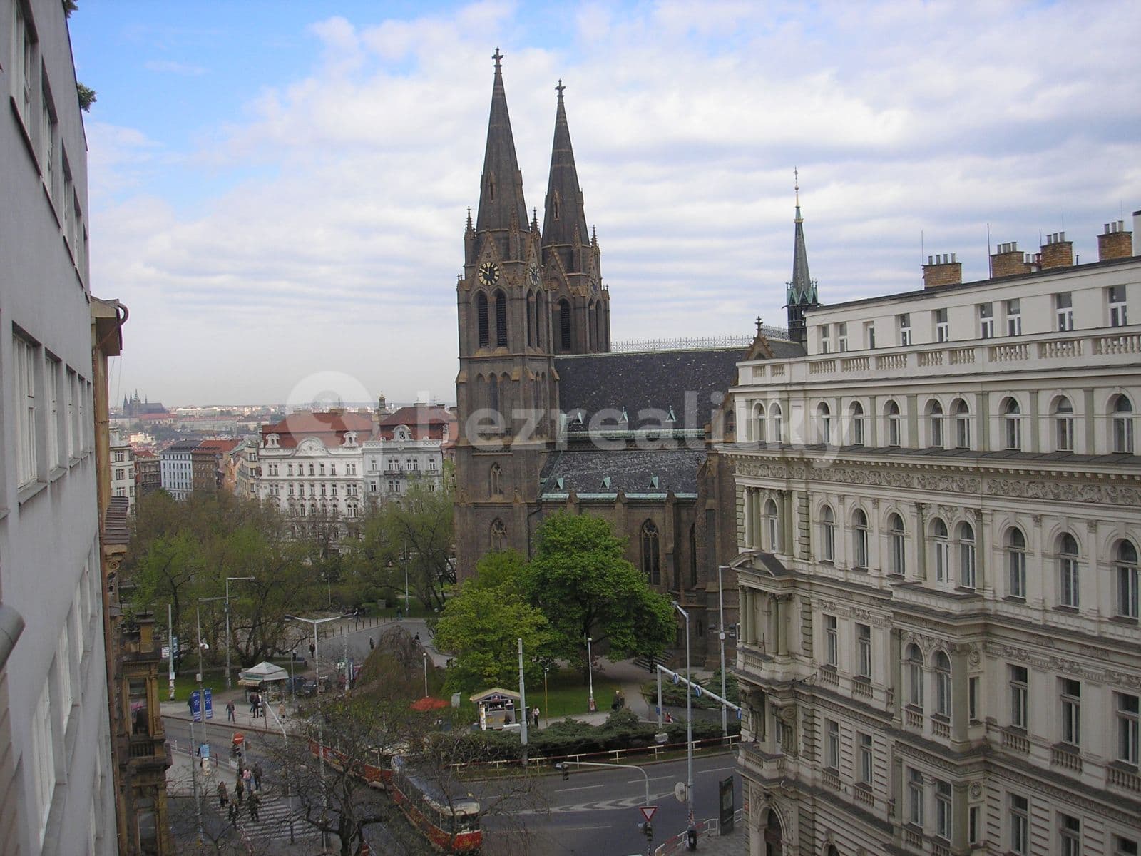 Prenájom bytu 3-izbový 100 m², Francouzská, Praha, Praha Prenájom bytu 3-izbový 100 m², Francouzská, Praha, Praha