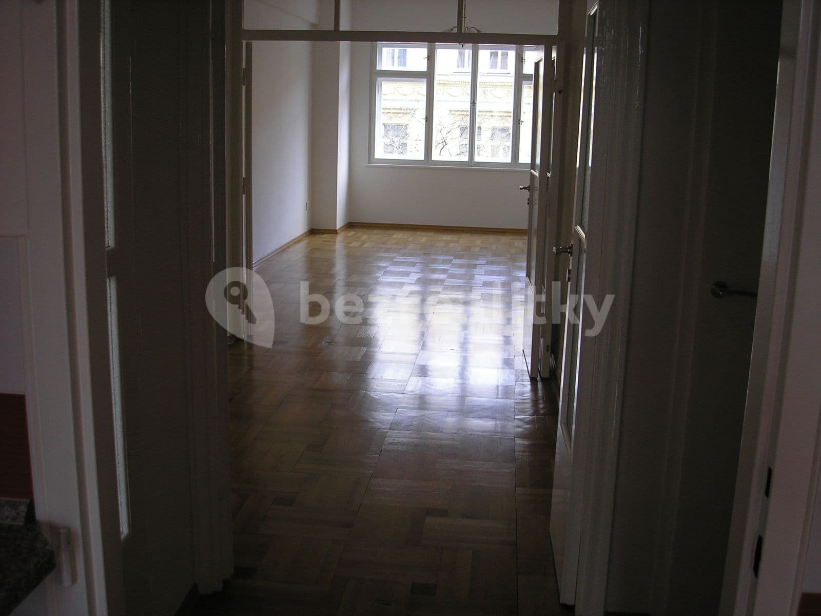 Prenájom bytu 3-izbový 100 m², Francouzská, Praha, Praha Prenájom bytu 3-izbový 100 m², Francouzská, Praha, Praha