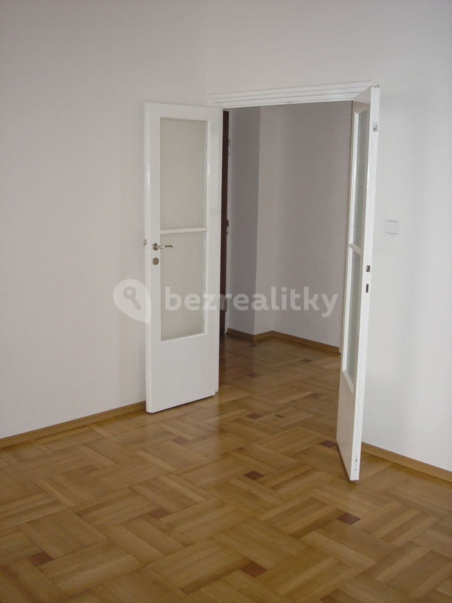 Prenájom bytu 3-izbový 100 m², Francouzská, Praha, Praha Prenájom bytu 3-izbový 100 m², Francouzská, Praha, Praha