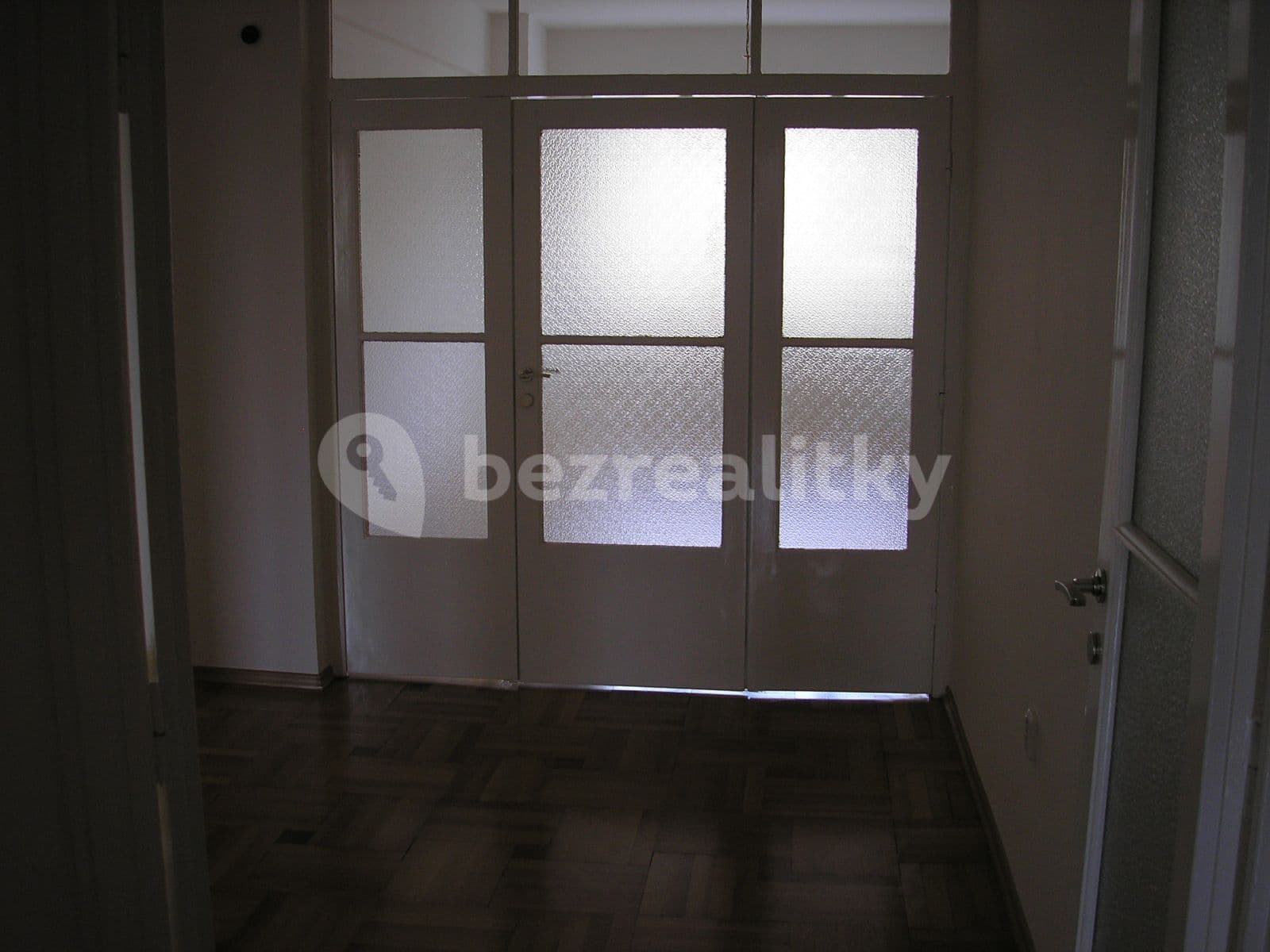 Prenájom bytu 3-izbový 100 m², Francouzská, Praha, Praha Prenájom bytu 3-izbový 100 m², Francouzská, Praha, Praha