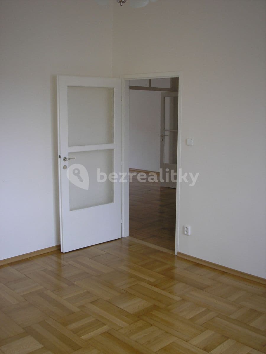 Prenájom bytu 3-izbový 100 m², Francouzská, Praha, Praha Prenájom bytu 3-izbový 100 m², Francouzská, Praha, Praha