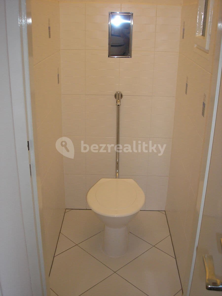 Prenájom bytu 3-izbový 100 m², Francouzská, Praha, Praha Prenájom bytu 3-izbový 100 m², Francouzská, Praha, Praha