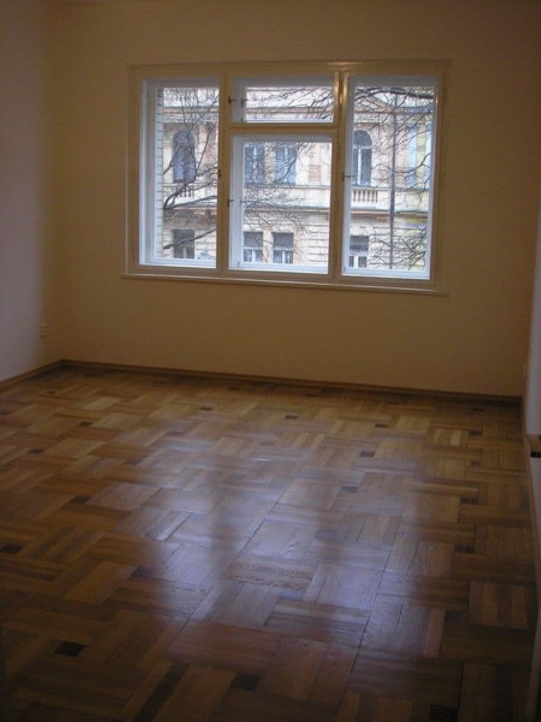 Prenájom bytu 3-izbový 100 m², Francouzská, Praha, Praha Prenájom bytu 3-izbový 100 m², Francouzská, Praha, Praha