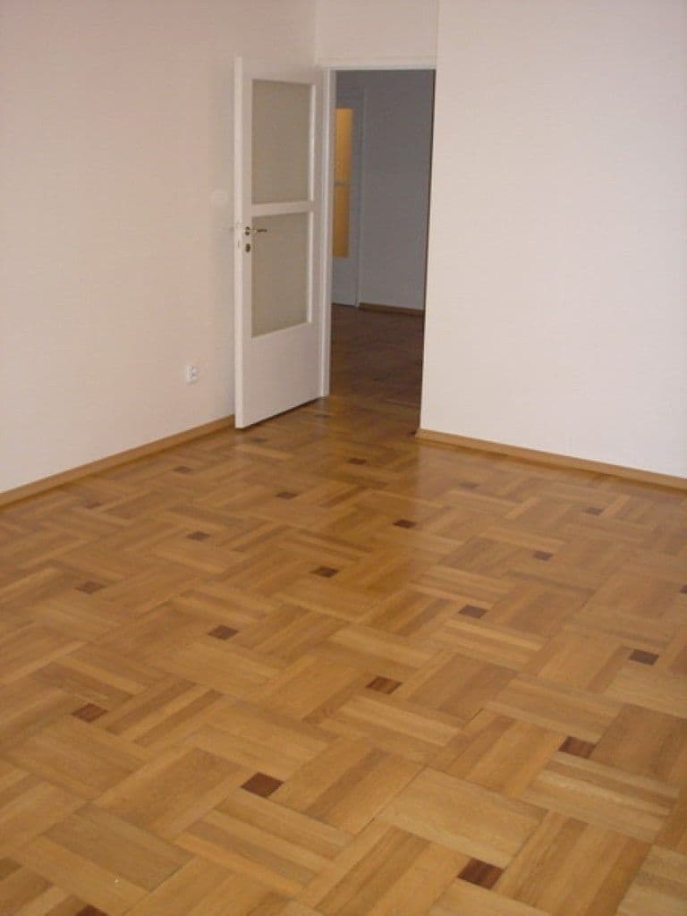 Prenájom bytu 3-izbový 100 m², Francouzská, Praha, Praha Prenájom bytu 3-izbový 100 m², Francouzská, Praha, Praha