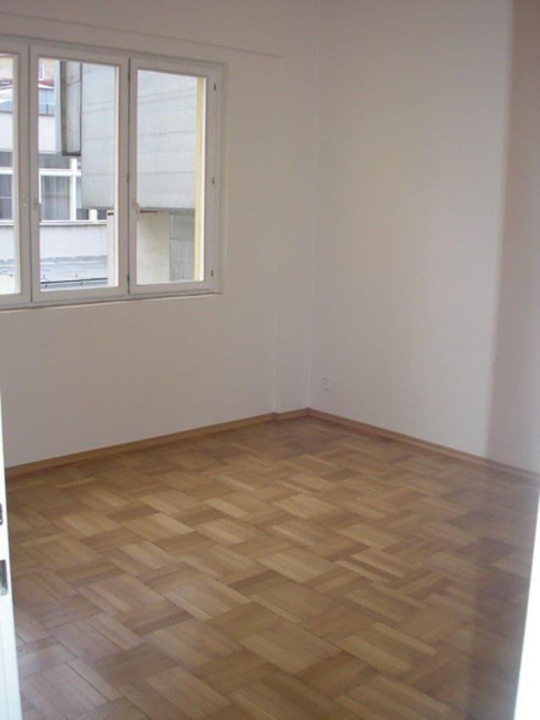 Prenájom bytu 3-izbový 100 m², Francouzská, Praha, Praha Prenájom bytu 3-izbový 100 m², Francouzská, Praha, Praha