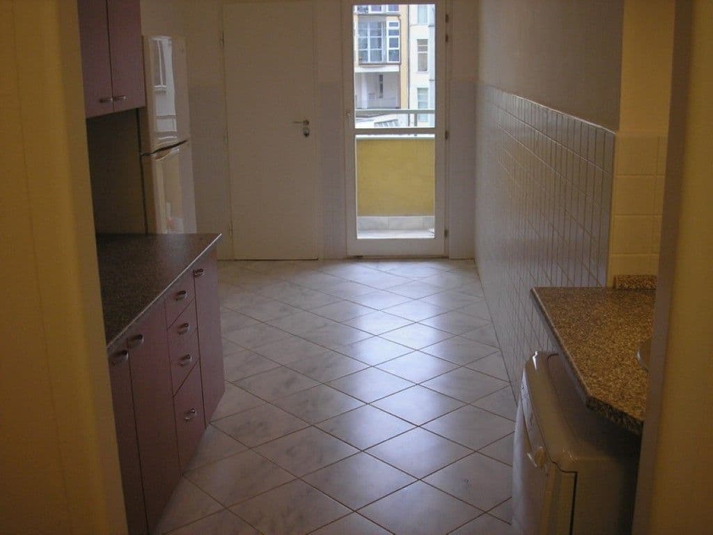 Prenájom bytu 3-izbový 100 m², Francouzská, Praha, Praha Prenájom bytu 3-izbový 100 m², Francouzská, Praha, Praha