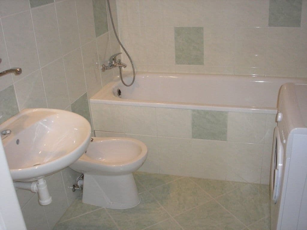Prenájom bytu 3-izbový 100 m², Francouzská, Praha, Praha Prenájom bytu 3-izbový 100 m², Francouzská, Praha, Praha
