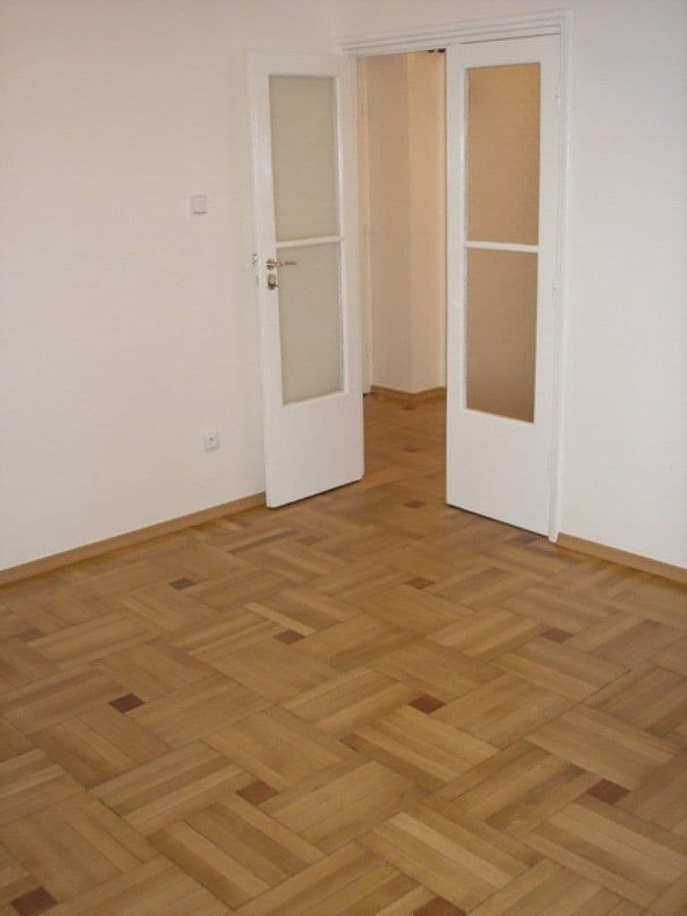 Prenájom bytu 3-izbový 100 m², Francouzská, Praha, Praha Prenájom bytu 3-izbový 100 m², Francouzská, Praha, Praha