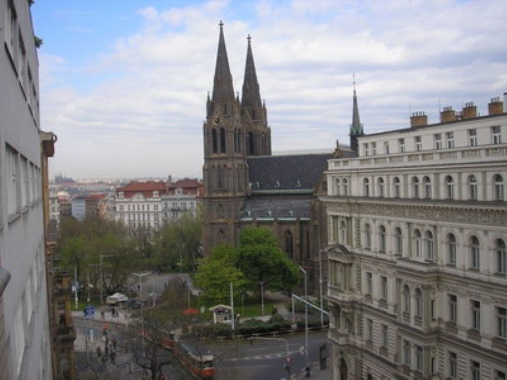 Prenájom bytu 3-izbový 100 m², Francouzská, Praha, Praha Prenájom bytu 3-izbový 100 m², Francouzská, Praha, Praha