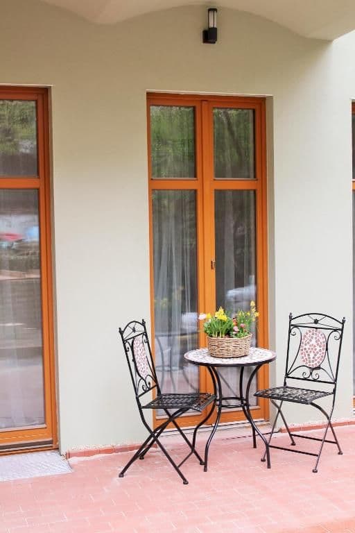 Prenájom bytu 1-izbový 46 m², Šlikova, Praha, Praha Prenájom bytu 1-izbový 46 m², Šlikova, Praha, Praha