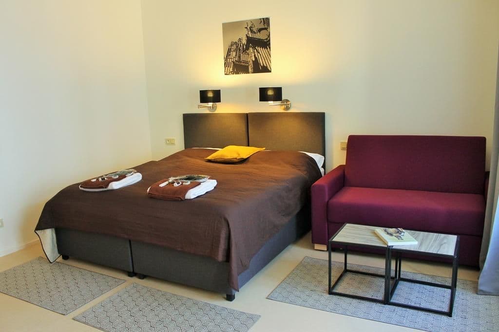 Prenájom bytu 1-izbový 46 m², Šlikova, Praha, Praha Prenájom bytu 1-izbový 46 m², Šlikova, Praha, Praha
