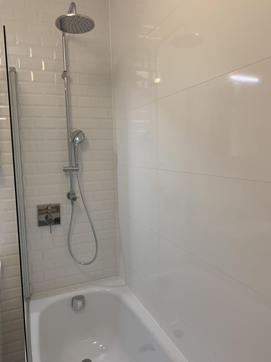 Prenájom bytu 1-izbový 46 m², Šlikova, Praha, Praha Prenájom bytu 1-izbový 46 m², Šlikova, Praha, Praha