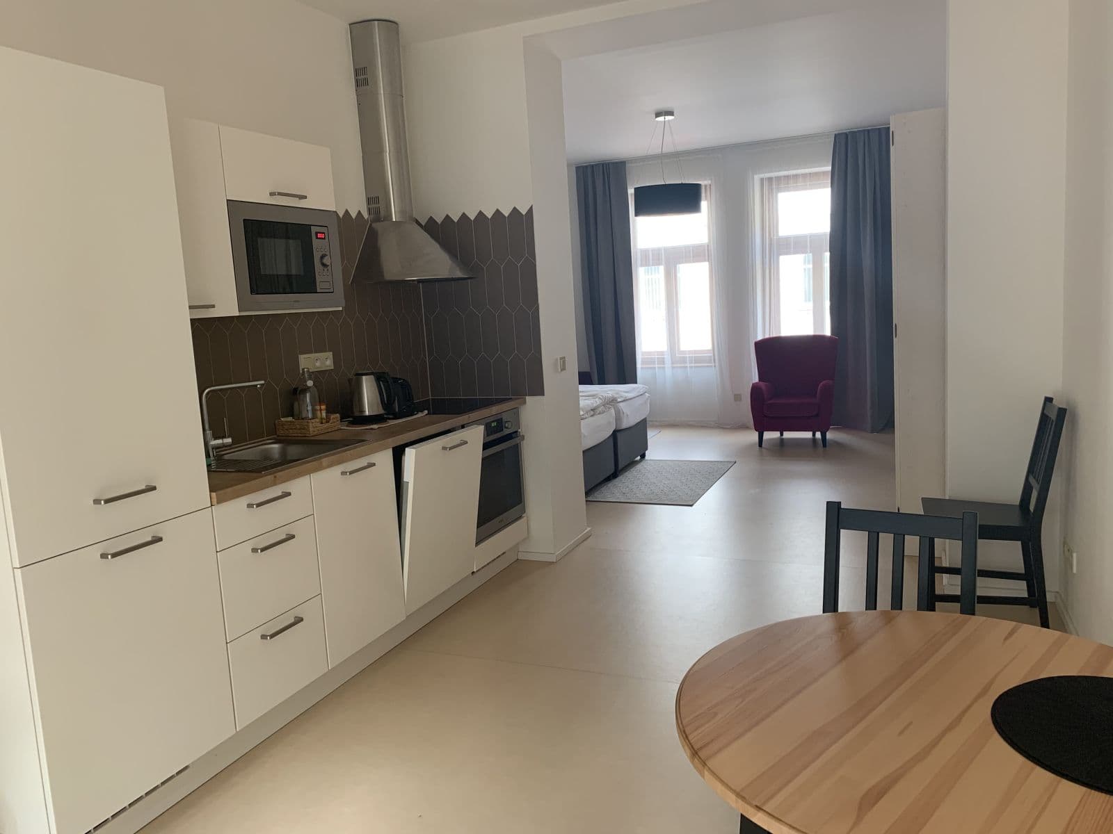 Prenájom bytu 1-izbový 46 m², Šlikova, Praha, Praha Prenájom bytu 1-izbový 46 m², Šlikova, Praha, Praha