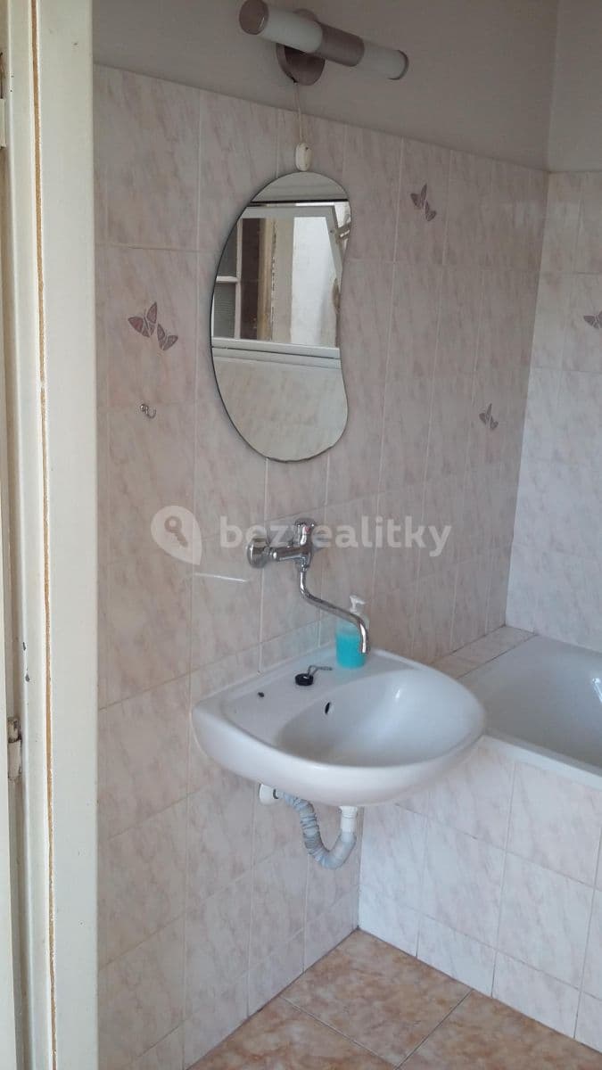 Prenájom bytu 1-izbový 32 m², Ke Krči, Praha, Praha Prenájom bytu 1-izbový 32 m², Ke Krči, Praha, Praha