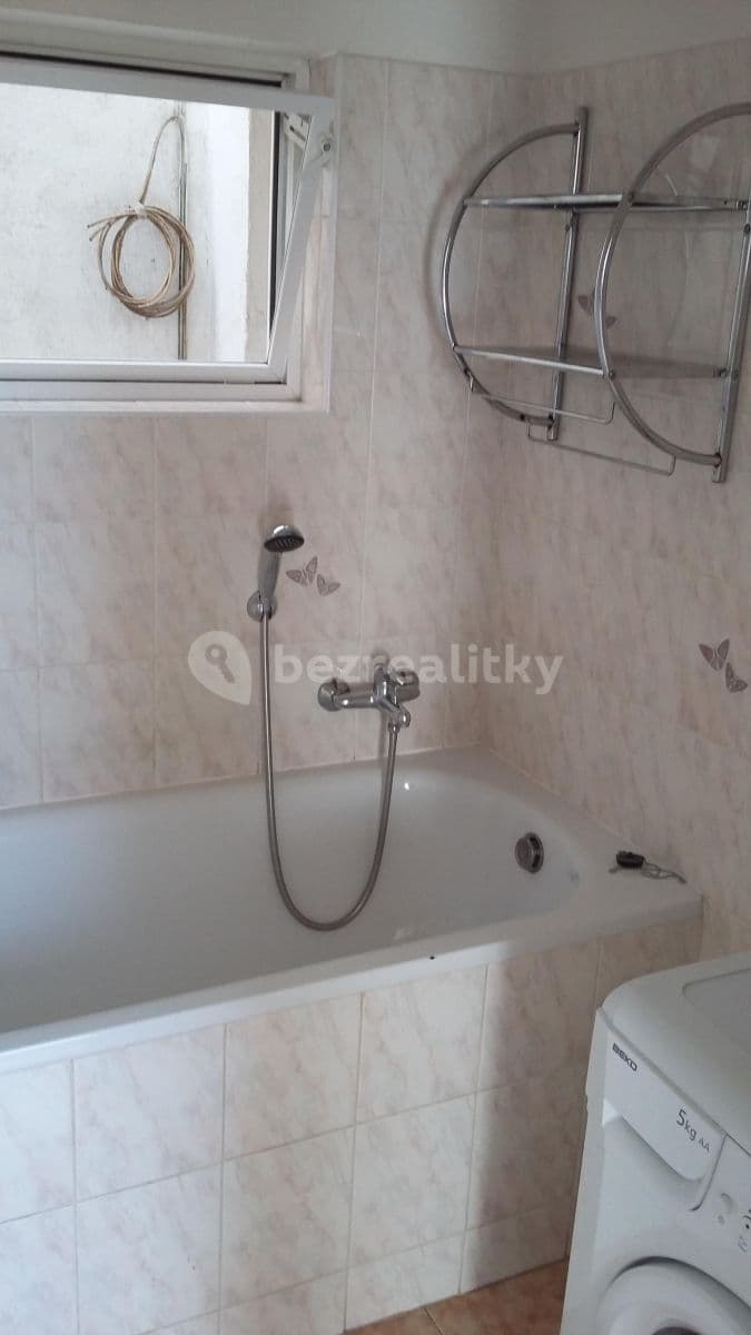 Prenájom bytu 1-izbový 32 m², Ke Krči, Praha, Praha Prenájom bytu 1-izbový 32 m², Ke Krči, Praha, Praha