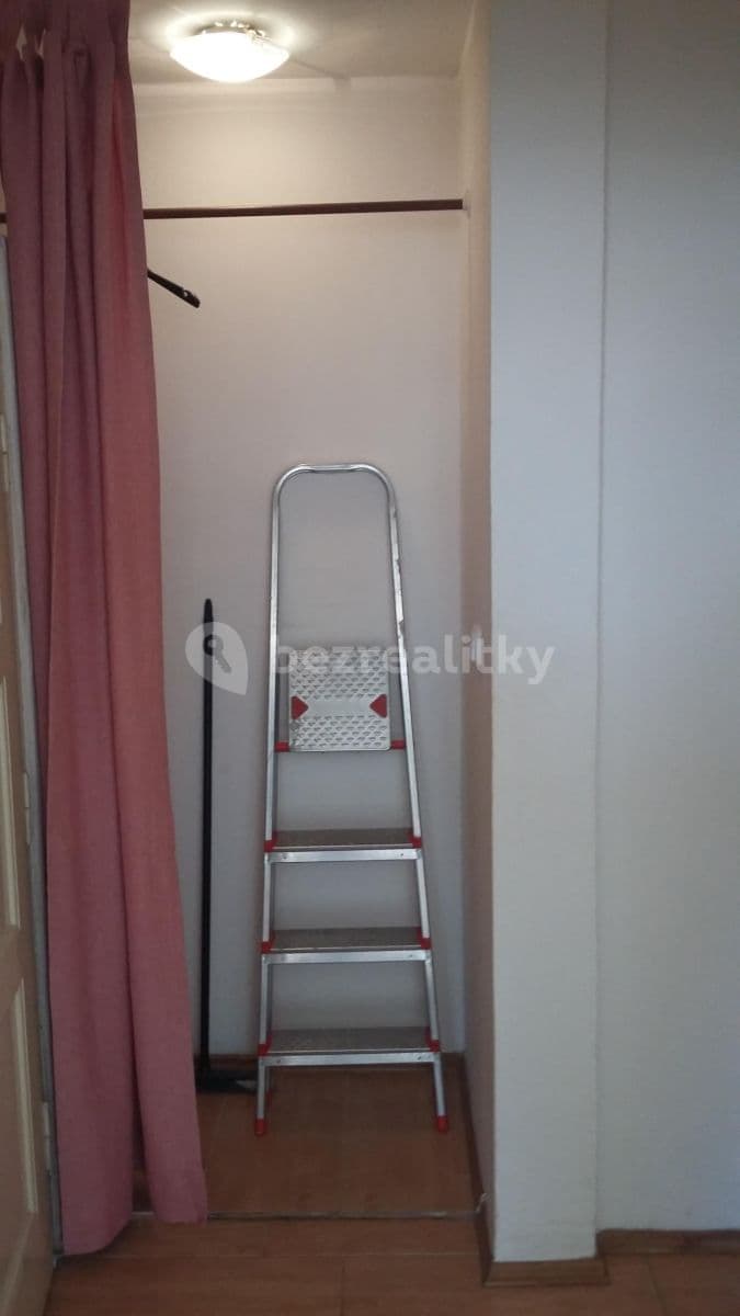 Prenájom bytu 1-izbový 32 m², Ke Krči, Praha, Praha Prenájom bytu 1-izbový 32 m², Ke Krči, Praha, Praha