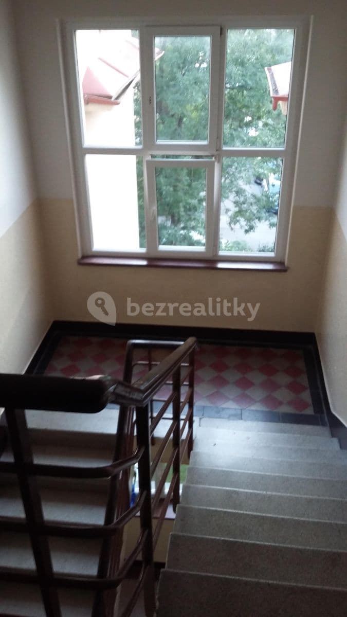 Prenájom bytu 1-izbový 32 m², Ke Krči, Praha, Praha Prenájom bytu 1-izbový 32 m², Ke Krči, Praha, Praha