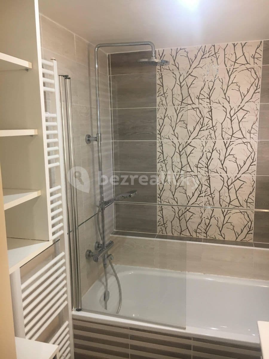 Prenájom bytu 2-izbový 62 m², Na Vlnovce, Ústí nad Labem, Ústecký kraj Prenájom bytu 2-izbový 62 m², Na Vlnovce, Ústí nad Labem, Ústecký kraj